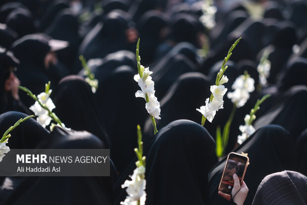 مراسم عزاداری شهادت حضرت زهرا (س) در میدان جهاد
