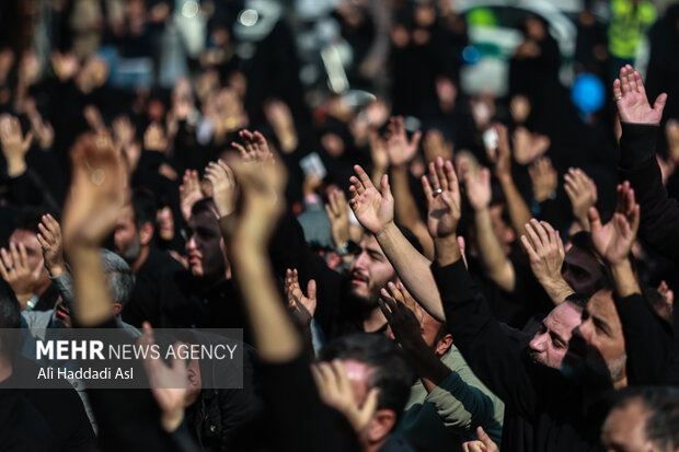 مراسم عزاداری شهادت حضرت زهرا (س) در میدان جهاد