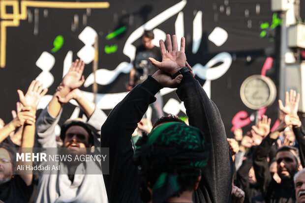 مراسم عزاداری شهادت حضرت زهرا (س) در میدان جهاد