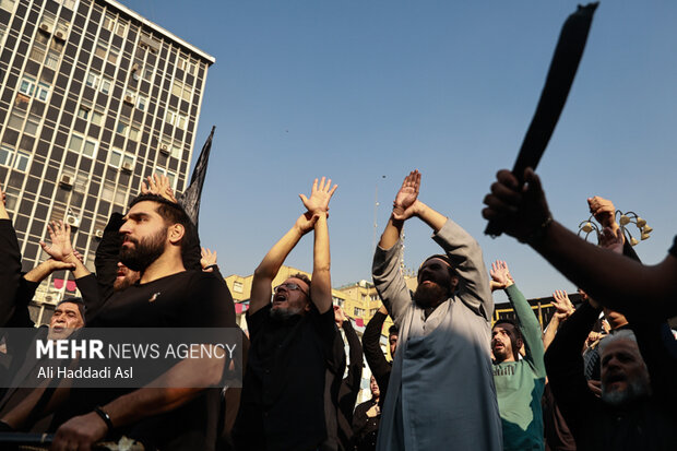 مراسم عزاداری شهادت حضرت زهرا (س) در میدان جهاد