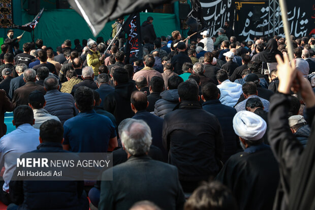 مراسم عزاداری شهادت حضرت زهرا (س) در میدان جهاد