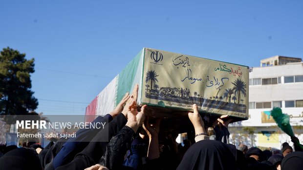 تشییع ٩ شهید گمنام در شهر کرمان