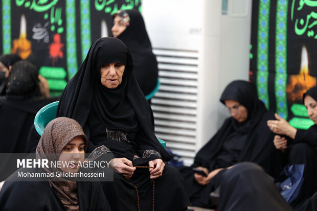 مراسم عزاداری روز شهادت حضرت زهرا (س) با حضور آیت الله حسینی بوشهری نماینده مردم بوشهر در مجلس خبرگان رهبری