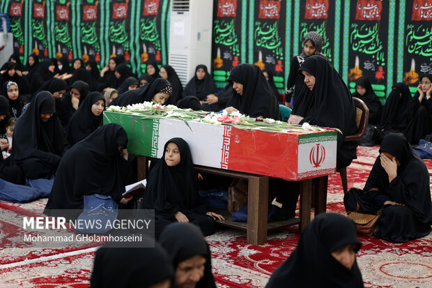 مراسم عزاداری روز شهادت حضرت زهرا (س) با حضور آیت الله حسینی بوشهری نماینده مردم بوشهر در مجلس خبرگان رهبری