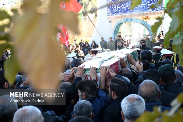 خاکسپاری پیکر پاک شهید گمنام در بیرجند