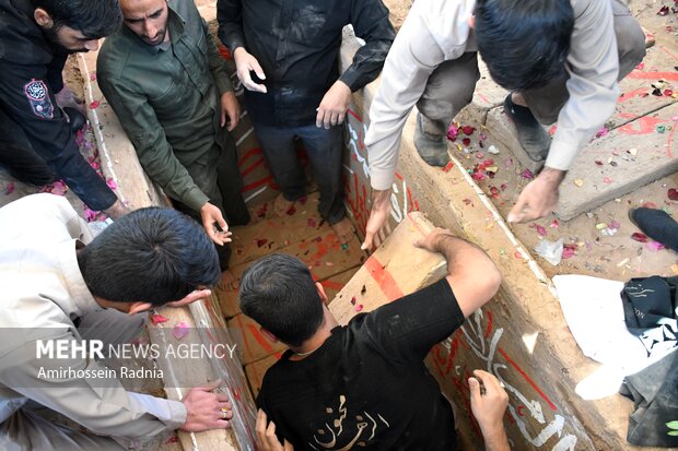 خاکسپاری پیکر پاک شهید گمنام در بیرجند