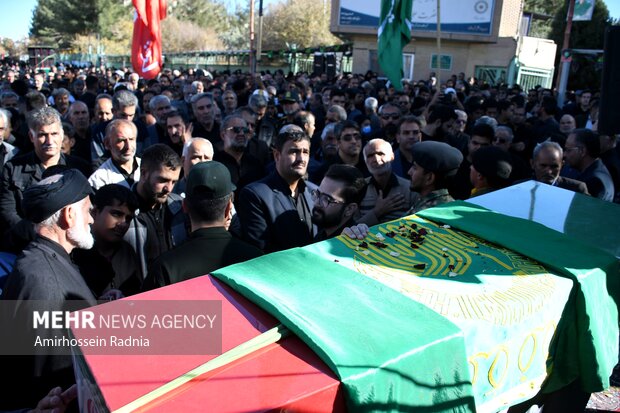 خاکسپاری پیکر پاک شهید گمنام در بیرجند