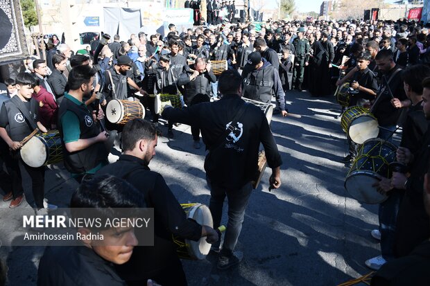 خاکسپاری پیکر پاک شهید گمنام در بیرجند