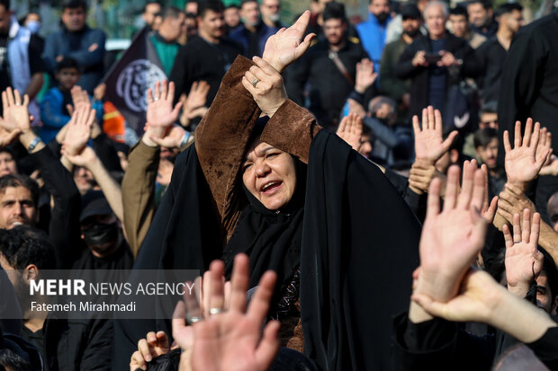 مراسم عزاداری شهادت حضرت زهرا (س) در میدان نبوت