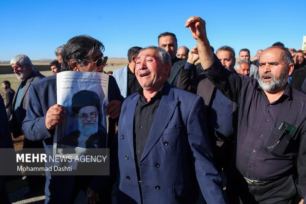 تشییع پیکر شهید گمنام در روستای آق قاسملوی مشگین شهر