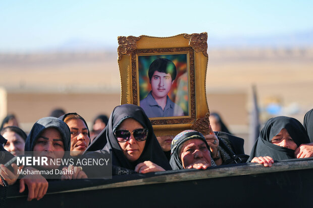 تشییع پیکر شهید گمنام در روستای آق قاسملوی مشگین شهر