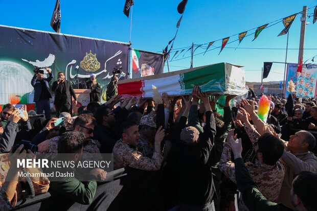 تشییع پیکر شهید گمنام در روستای آق قاسملوی مشگین شهر