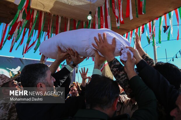 تشییع پیکر شهید گمنام در روستای آق قاسملوی مشگین شهر
