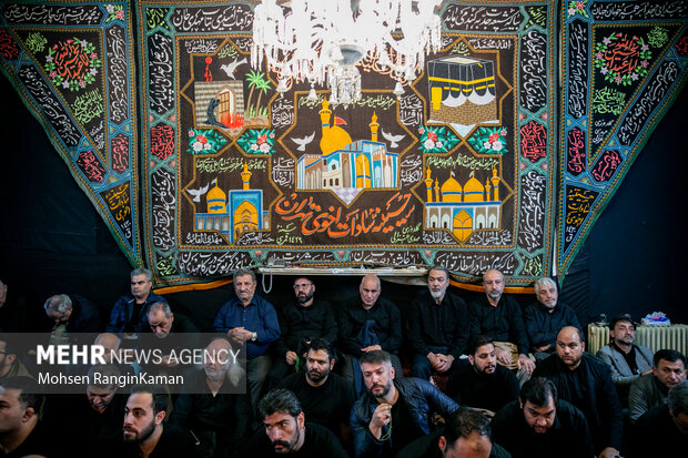 مراسم عزاداری روز شهادت حضرت زهرا (س) در حسینیه سادات اخوی