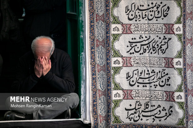 مراسم عزاداری روز شهادت حضرت زهرا (س) در حسینیه سادات اخوی