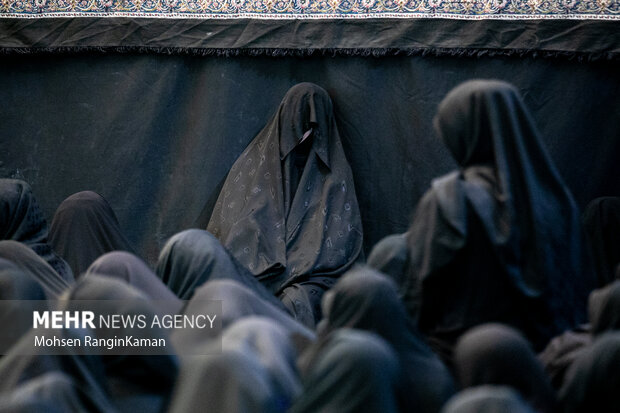 مراسم عزاداری روز شهادت حضرت زهرا (س) در حسینیه سادات اخوی