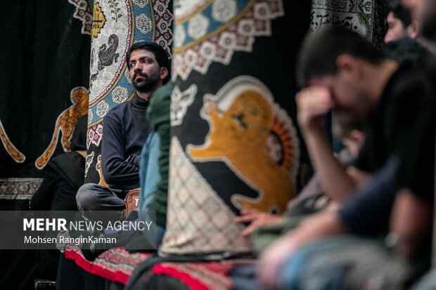 مراسم عزاداری روز شهادت حضرت زهرا (س) در حسینیه سادات اخوی