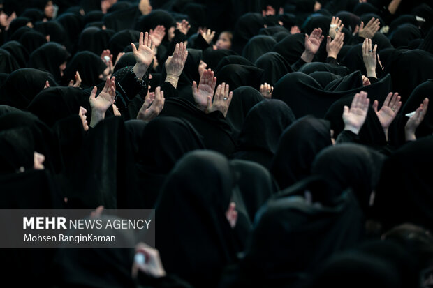 مراسم عزاداری روز شهادت حضرت زهرا (س) در حسینیه سادات اخوی