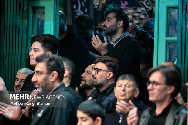 مراسم عزاداری روز شهادت حضرت زهرا (س) در حسینیه سادات اخوی