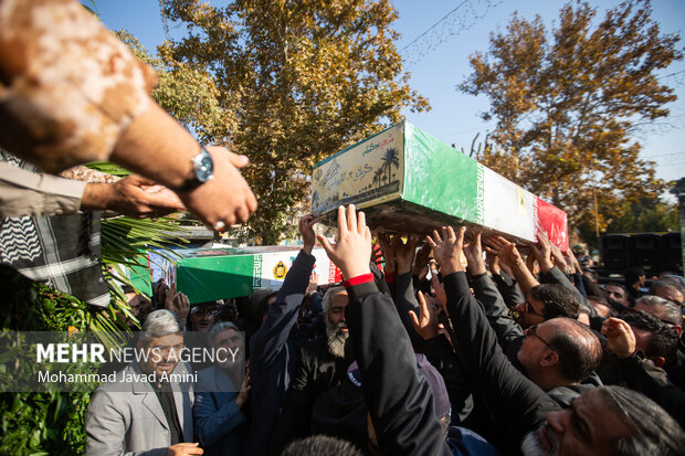 تشییع پیکر شهدای گمنام دفاع مقدس در قزوین