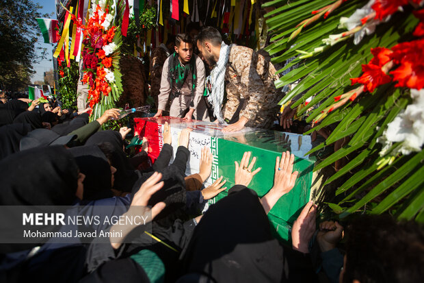 تشییع پیکر شهدای گمنام دفاع مقدس در قزوین