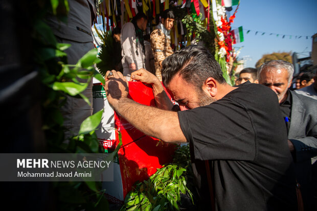 تشییع پیکر شهدای گمنام دفاع مقدس در قزوین