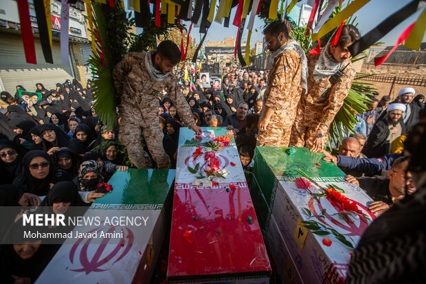 تشییع پیکر شهدای گمنام دفاع مقدس در قزوین