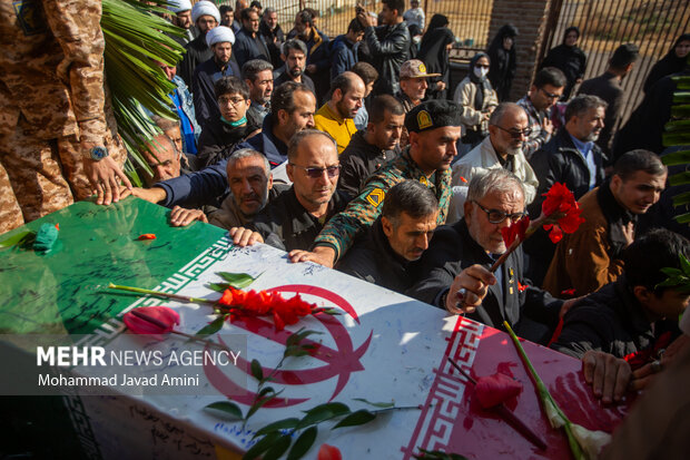 تشییع پیکر شهدای گمنام دفاع مقدس در قزوین