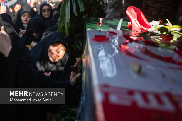 تشییع پیکر شهدای گمنام دفاع مقدس در قزوین