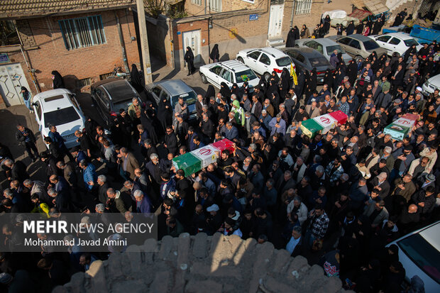 تشییع پیکر شهدای گمنام دفاع مقدس در قزوین