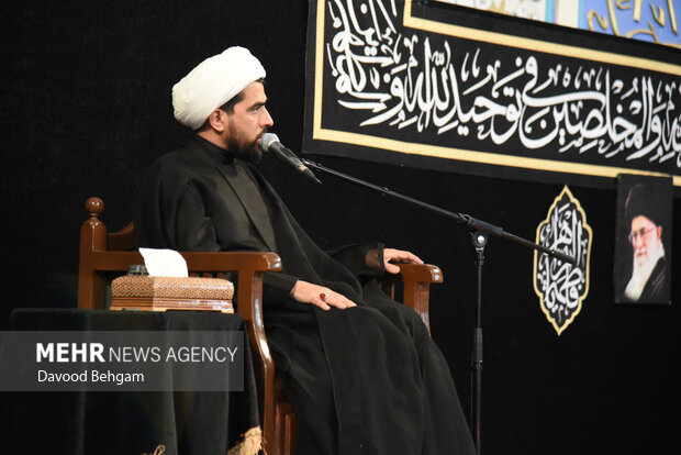 مراسم شام شهادت حضرت فاطمه زهرا(س) در حرم رضوی