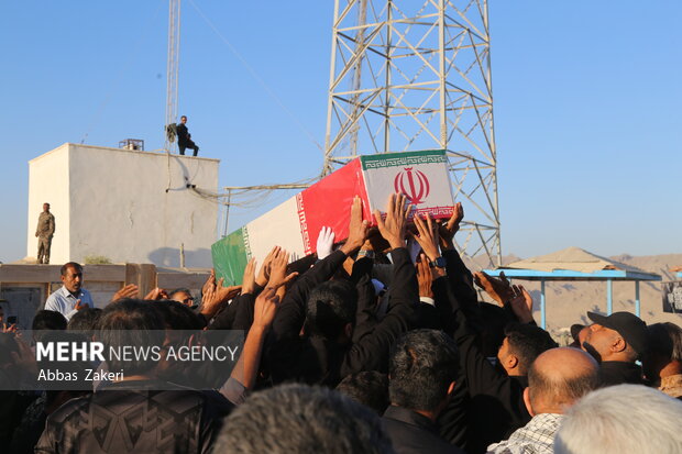 تشییع و تدفین شهید گمنام در میناب