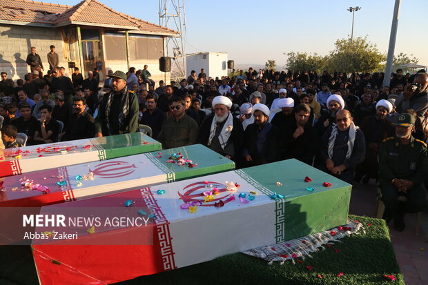 تشییع و تدفین شهید گمنام در میناب