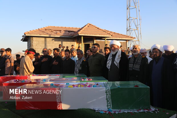 تشییع و تدفین شهید گمنام در میناب