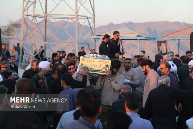 تشییع و تدفین شهید گمنام در میناب
