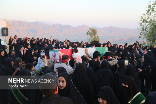 تشییع و تدفین شهید گمنام در میناب