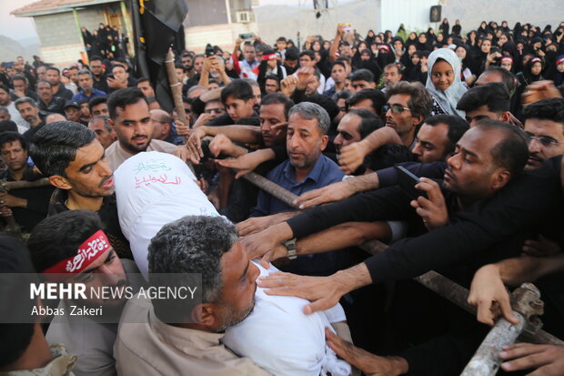 تشییع و تدفین شهید گمنام در میناب