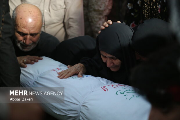 تشییع و تدفین شهید گمنام در میناب