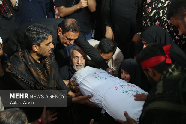 تشییع و تدفین شهید گمنام در میناب