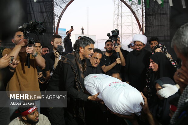 تشییع و تدفین شهید گمنام در میناب