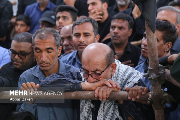 تشییع و تدفین شهید گمنام در میناب