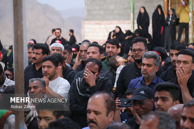 تشییع و تدفین شهید گمنام در میناب