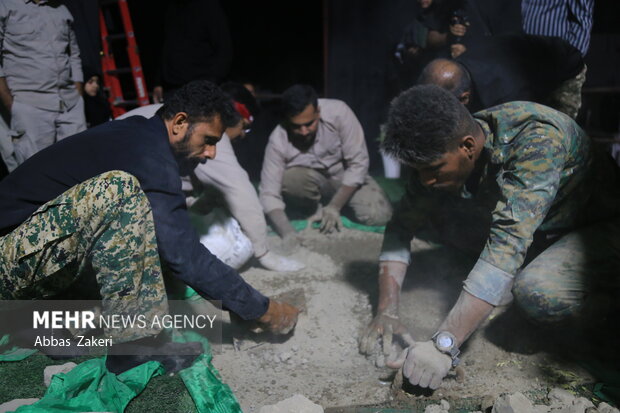 تشییع و تدفین شهید گمنام در میناب