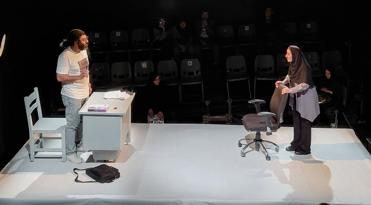 «دراماتورژ»؛ بازنمایی دغدغه‌های هنری و نقد صادقانه فضای تئاتر اصفهان