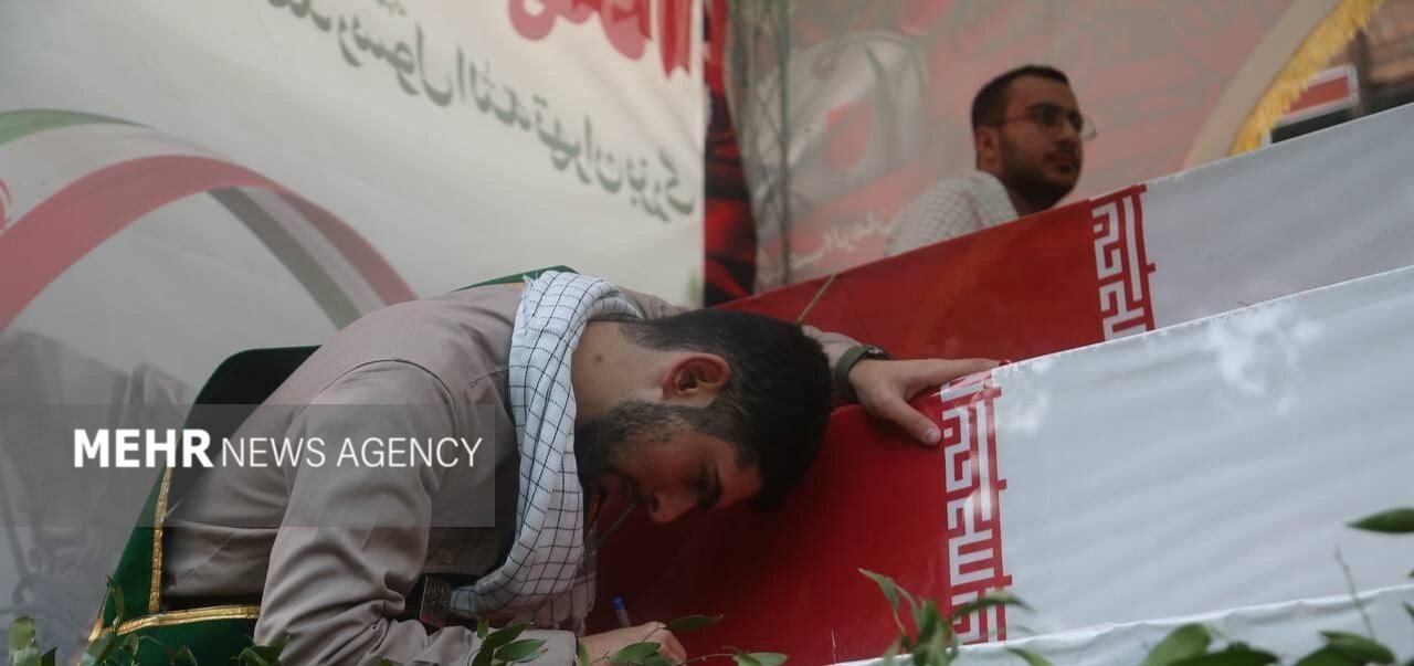 ڕێوڕەسمی بەڕێ کردنی شەهیدانی بێ ناونیشان لە سەرانسەری ئێران