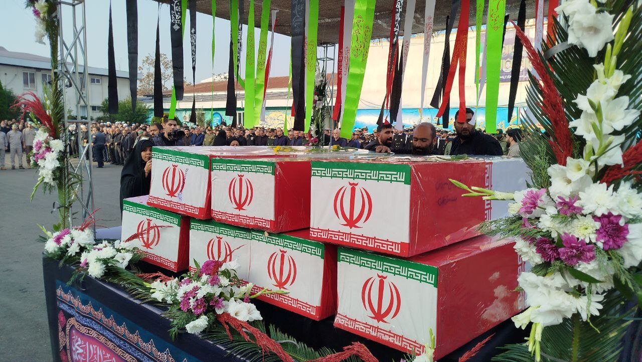 آیین تشییع ۷ شهید گمنام دفاع مقدس در کرمانشاه آغاز شد