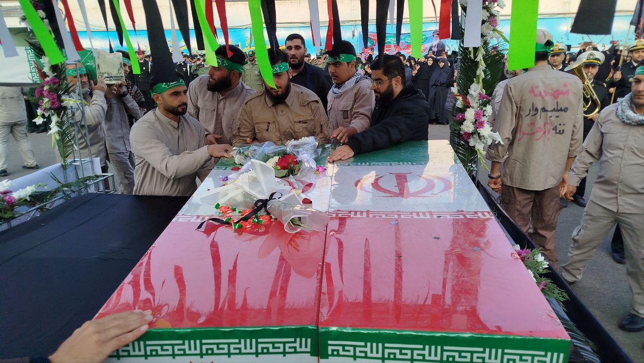 آغاز تشییع پیکر ۷ شهید گمنام در رشت