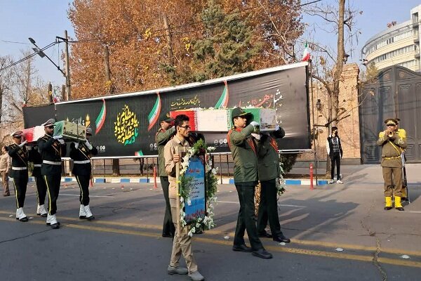 وداع باشکوه مردم ارومیه با شهدای گمنام؛تشییع پیکر ۶شهید با عزای فاطمی