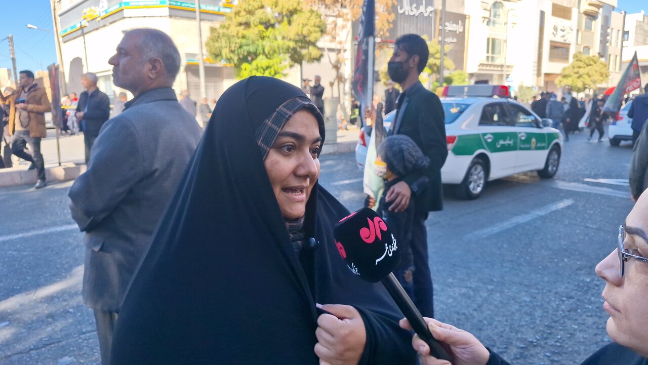 راه شهدا را ادامه می دهیم؛ ما ملت امام حسینیم