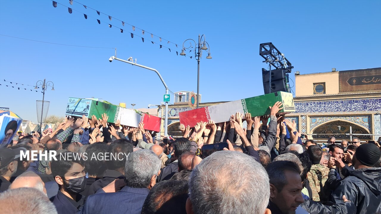 عطر ایثار در هوای شیراز؛ تجدید بیعت مردم با شاهدان بصیر